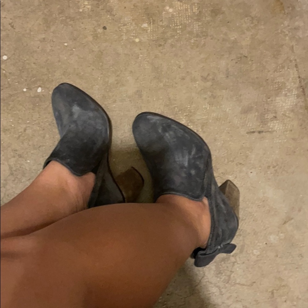 Vince Camuto Gray Booties - Picture 5 of 7